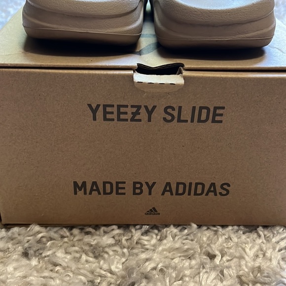 Yeezy Slides Pure